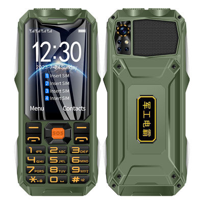 4 SIM-kaart 2G Cell Phone zaklamp FM Radio Q9 3,5 inch Lang Duurzaam
