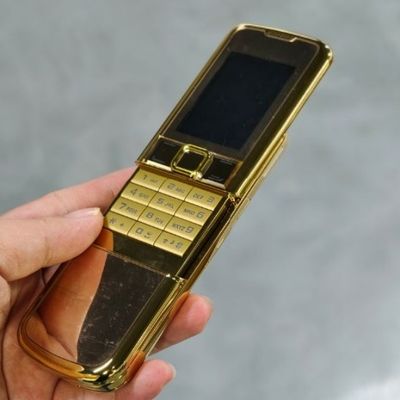 2G GSM Dual SIM Bluetooth Nieuwe Classic 8800 Slider Mobiele telefoon 2.4 inch Scherm